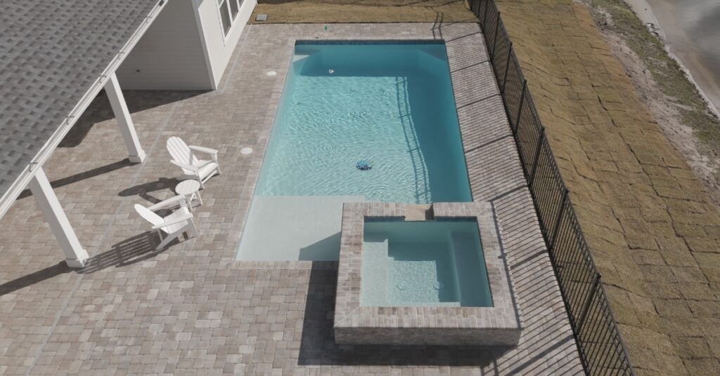 pool, spa, deck, by Bay county pool builder Neway Pools in Florida